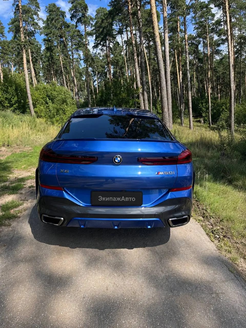 BMW X6M 2021 года, вид сзади