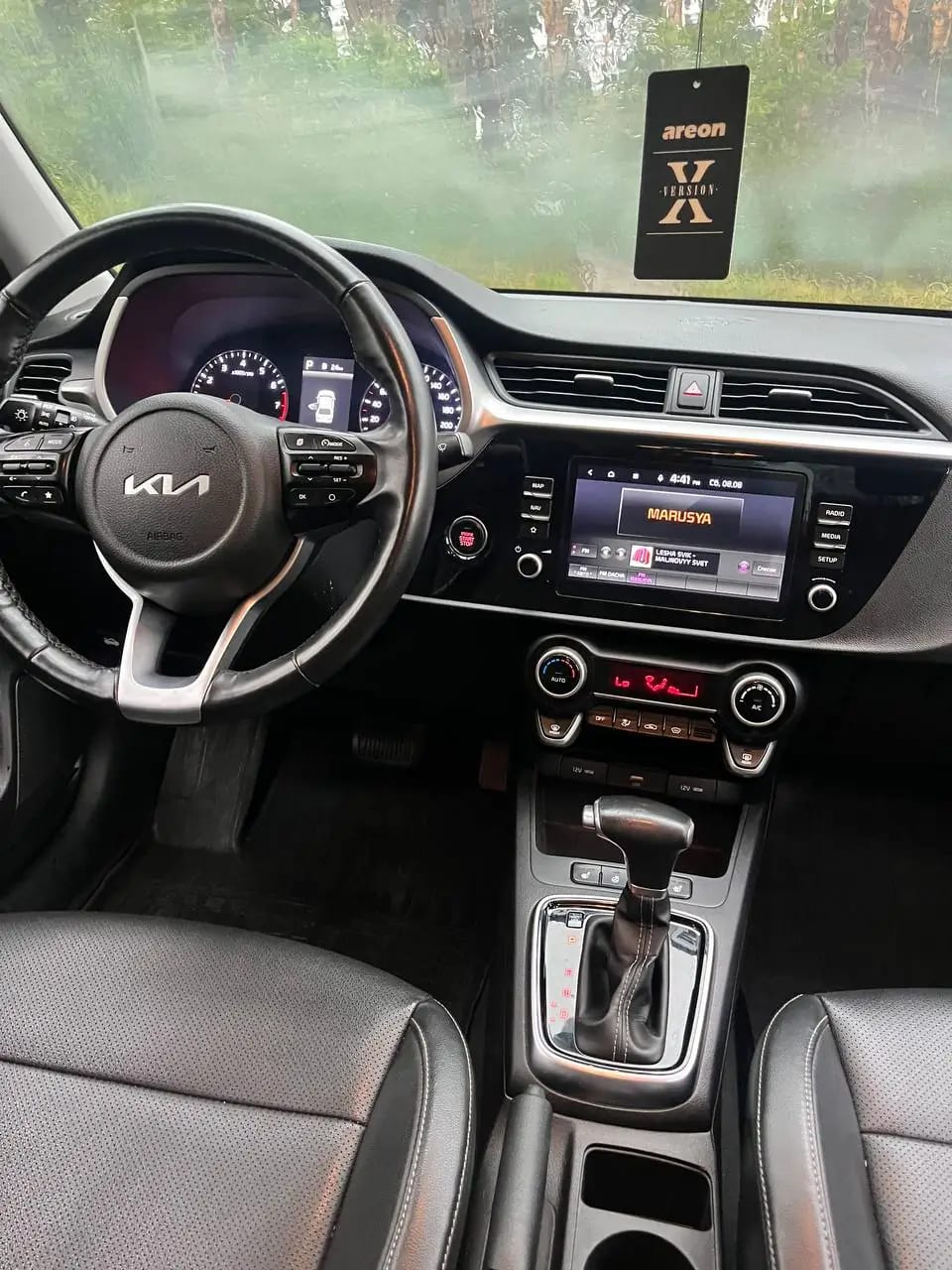Салон Kia Rio 2023 года