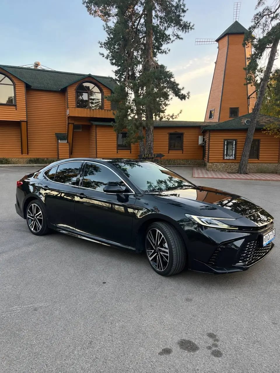 Toyota Camry 2025 года, передняя часть кузова