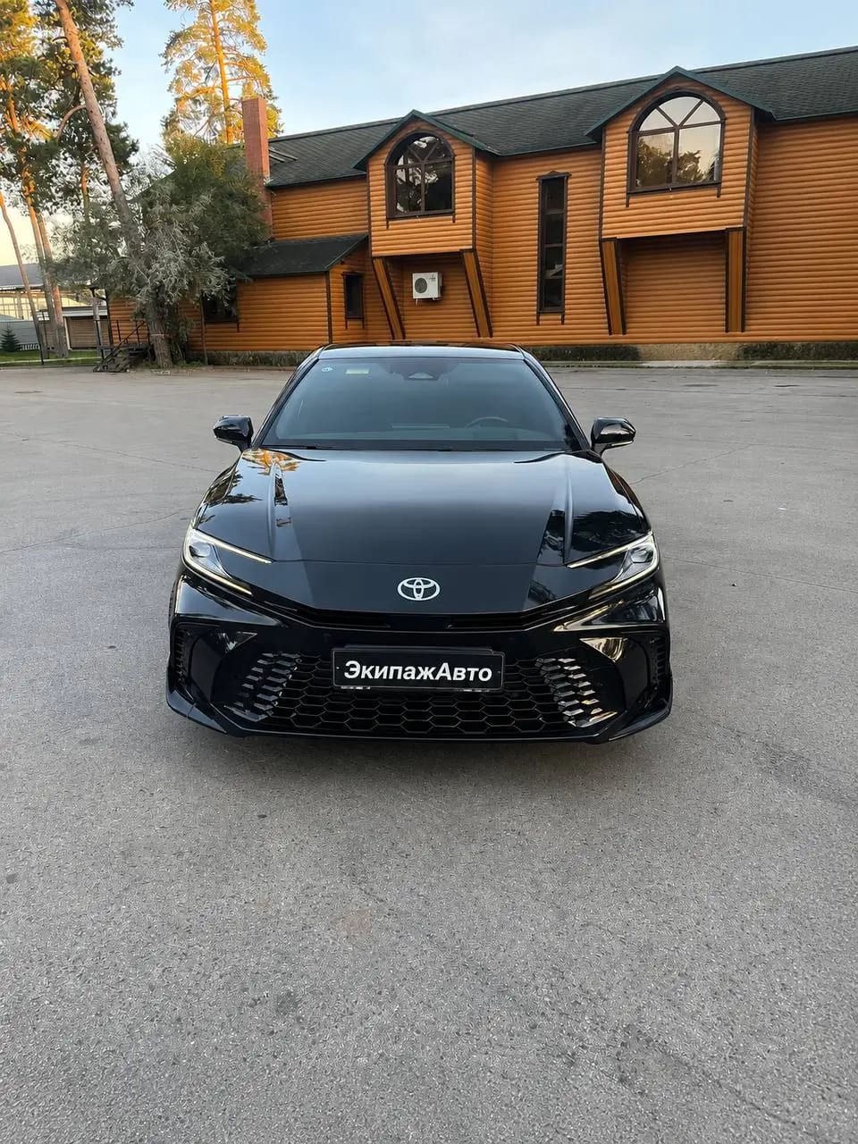 Toyota Camry 2025 года, вид спереди