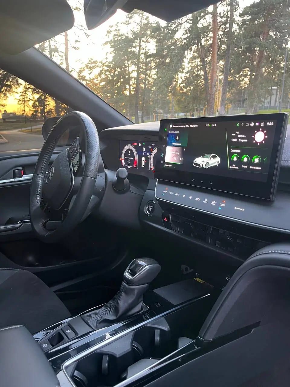 Приборная панель и мультимедиа Toyota Camry 2025 года